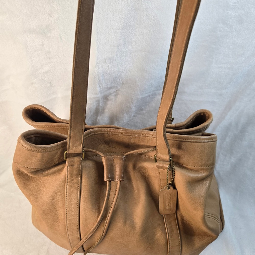 Vintage Coach Tan Leather Drawstring Bucket Bag 531-2620 Brass Hardware Tote - Picture 14 of 16